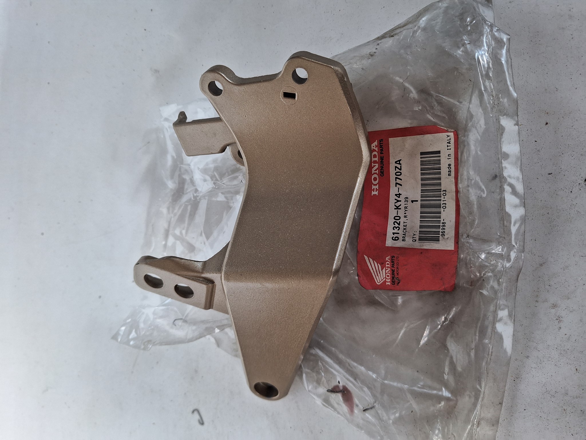 Picture of BRACKET,R*YR139M*  61320-KY4-770ZA